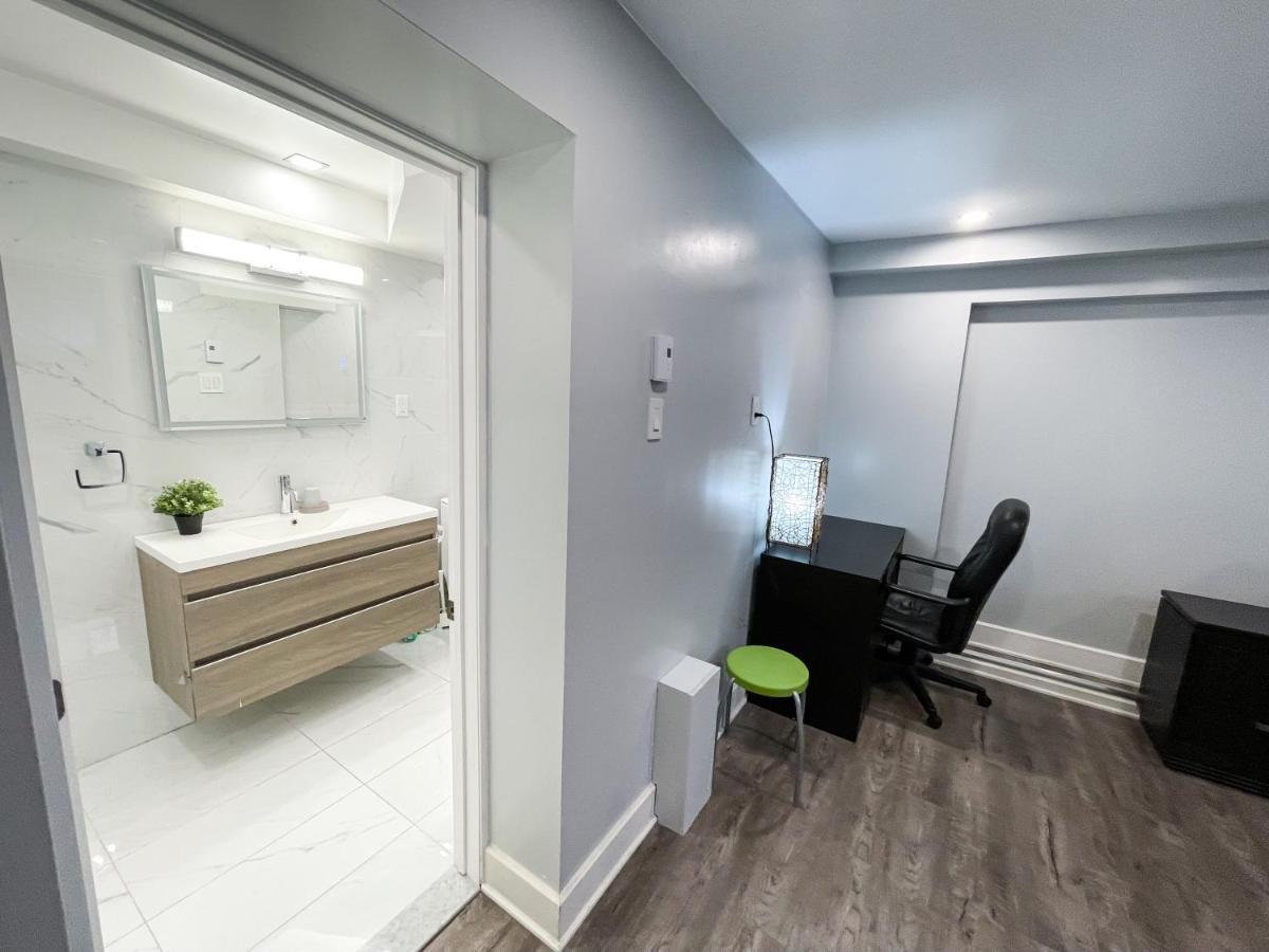 Newly Renovated Studio, Separate Entrance Montréal Extérieur photo